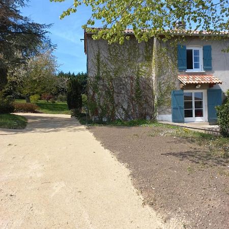 L'Eglantyne Acomodação com café da manhã La Chapelle-de-Guinchay Exterior foto